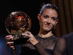 Momen Aitana Bonmati Sabet Ballon dOr Feminin 2023