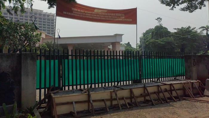 Akses ke Hotel Sultan di Beton Permanen
