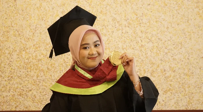 Aliya, wisudawan kedokteran UM Surabaya