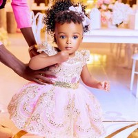 Dia adalah CEO termuda di dunia. Aku sangat bangga. Dia akan menjadi miliuner ketika dia berusia lima tahun, ujar Vera dilansir The Sun. Foto: Instagram