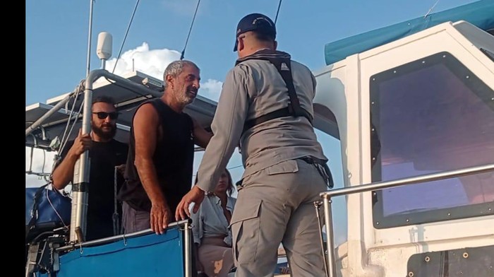 Bakamla RI Evakuasi Kapal Layar Australia di Perairan Natuna Utara