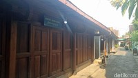 Di sini wisatawan bebas masuk kapan saja tanpa dipungut biaya, namun jika dalam skala besar atau ada aktivitas seperti photoshoot yang akan dilaksanakan maka harus izin terlebih dahulu agar tidak mengganggu.  