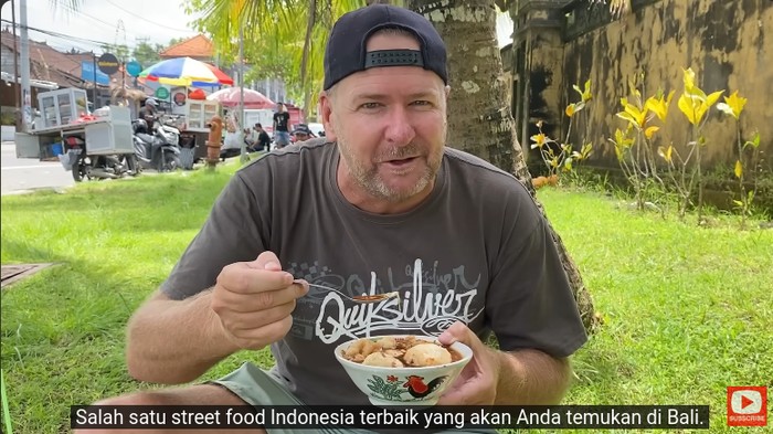 Bule makan seharian di Bali hanya habiskan Rp 67 ribu