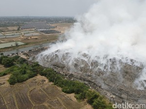 Pemkab Karawang Libatkan BUMN-BUMD Tangani Kebakaran TPA Jalupang