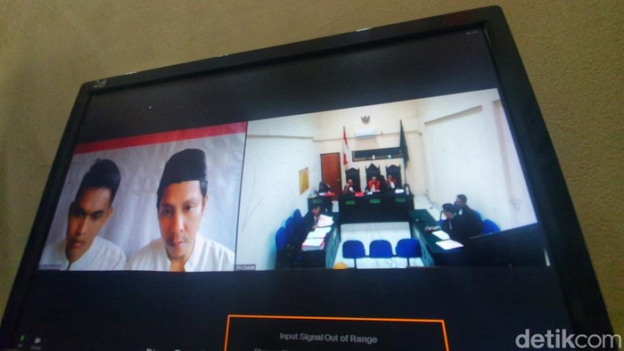 Dua gurandil saat menghadapi sidang tuntutan