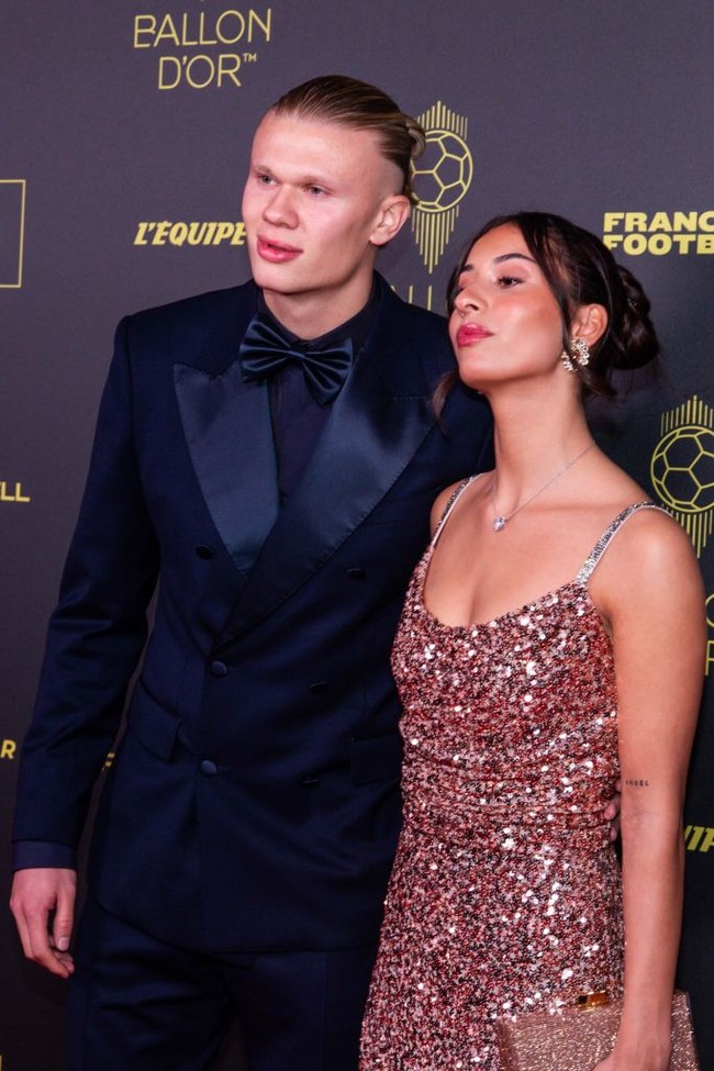 Hubungan asmara Erling dan Isabel terungkap setelah keduanya kedapatan liburan bersama di Marbella, Spanyol, pada November 2022.  Foto: Pascal Le Segretain/Getty Images
