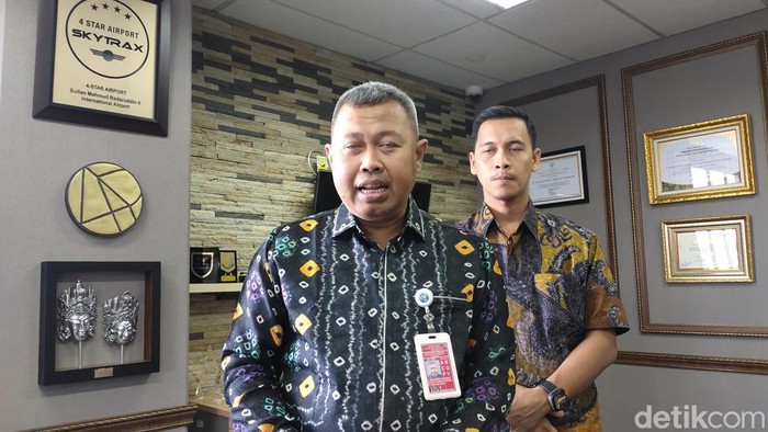 Executive General Manager (EGM) Bandara SMB II Palembang, Raden Iwan Winaya.