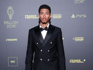 8 Gaya Bintang Bola di Red Carpet Ballon dOr 2023, Celana Bellingham Disorot