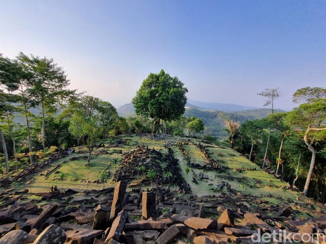 Misteri Gunung Padang