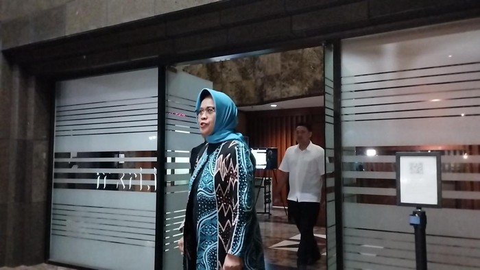 Hakim Konstitusi Enny Nurbaningsih jalani sidang MKMK malam ini (Brigitta/detikcom)