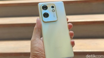 Infinix Zero 30 4G menawarkan baterai berkapasitas 5.000 mAh yang tahan lama dan mendukung teknologi Super Charging 45W yang berdasarkan data internal Infinix, dapat mengisi daya dari 1% hingga 75% dalam waktu 30 menit. Foto: Adi Fida Rahman/detikINET