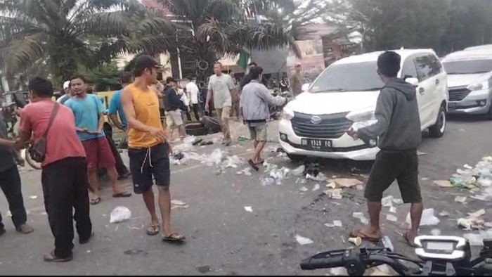 Jalan Sarolangun yang sempat diblokir warga bisa dilalui lagi