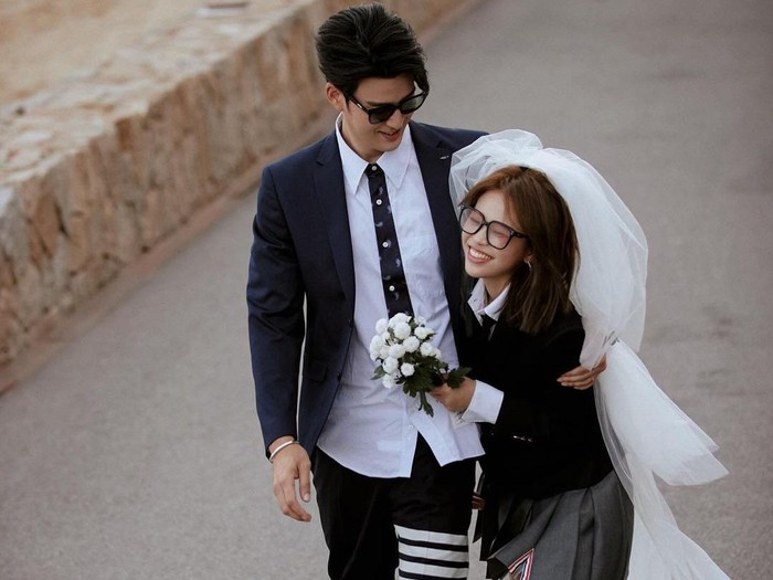 Mantan member Royal Pirates, James Lee, umumkan pernikahan dengan merilis foto-foto pre-wedding.