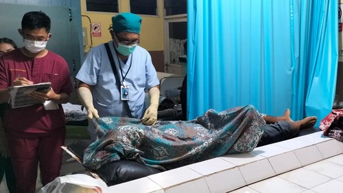 Jenazah Olvianus Nggat Ana Awang saat berada di RSUD Umbu Rara Meha Waingapu, Sumba Timur, NTT. (Dok Polres Sumba Timur)