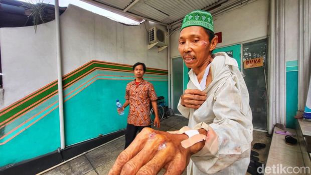 Kakek Damin (72) yang motornya di begal usai menjalani pengobatan.