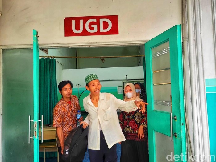 Kakek Damin (72) yang motornya di begal usai menjalani pengobatan.