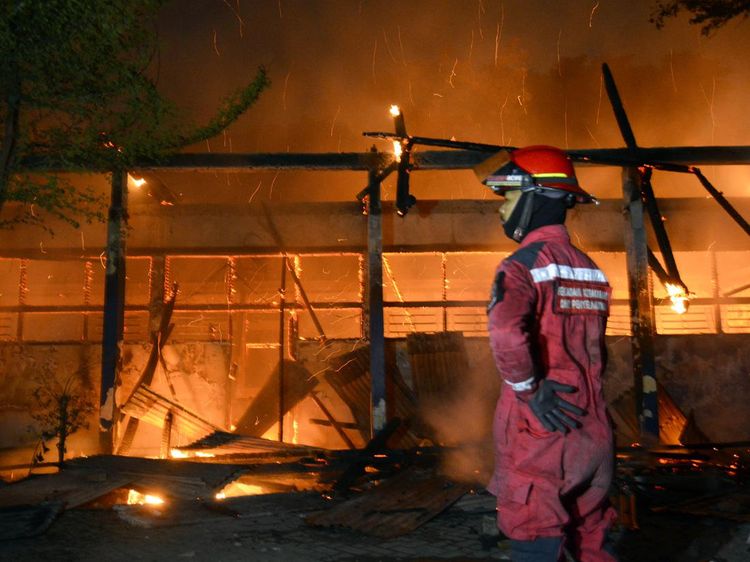 Ruang Guru di SMP Negeri 8 Makassar Ludes Terbakar