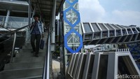 JPO Klender Baru ini memiliki panjang mencapai 33,43 meter, lebar gelagar 3 meter dengan tinggi 6 meter.  