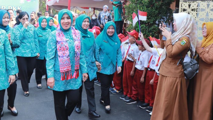 Ketua Umum Tim Penggerak Pemberdayaan dan Kesejahteraan Keluarga (TP-PKK) Pusat Tri Tito Karnavian