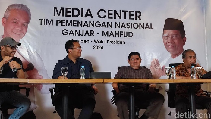 Konferensi pers TPN Ganjar-Mahfud di Menteng, Jakarta.