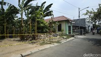 GR ditemukan tewas di sebuah rumah kontrakan di Kavling Rawa Bambu Bulak, Jalan Melati 3, RT 03 RW 09, Kalibaru, Medan Satria, Bekasi, pada Minggu (29/10/2023) lalu.