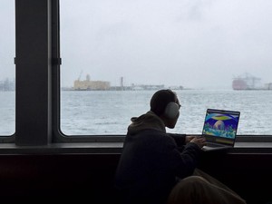 MacBook Pro M3 Diklaim Lebih Ngebut dari Chip Intel, Harganya?