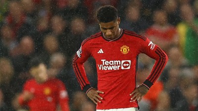 Tumpulnya Lini Serang Manchester United