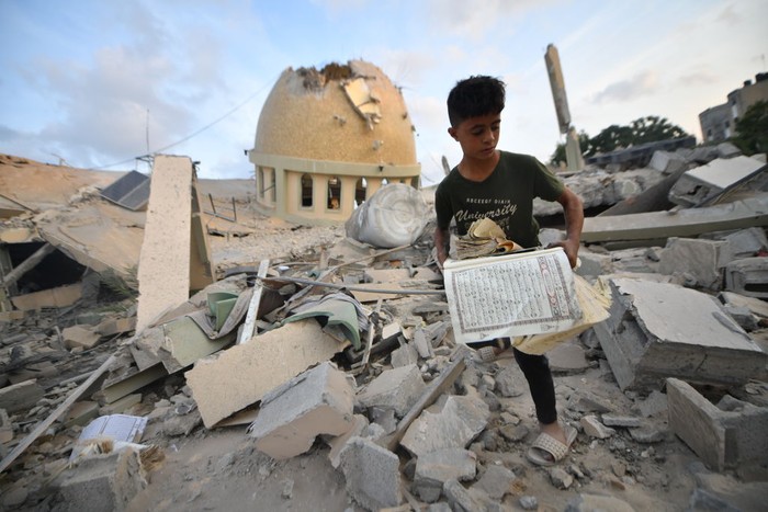 KHAN YUNIS, GAZA - OCTOBER 08: A view of destroyed Al Amin Muhammad Mosque hit by Israeli airstrike, in Khan Yunis, southern Gaza Strip on October 08, 2023. (Photo by Abed Zagout/Anadolu Agency via Getty Images)