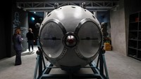 Model bom atom Soviet pertama, RDS-1, dipajang di museum energi nuklir Atom, yang terletak di paviliun Pameran Prestasi Ekonomi Nasional (VDNKh) di Moskow, Rusia, 26 Oktober 2023.  