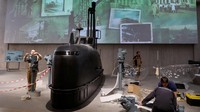 Tsar Bomba, bom termonuklir terbesar buatan Soviet juga dipamerkan dalam pameran ini.  