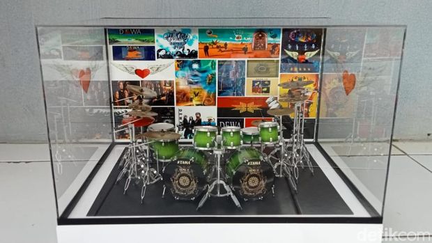 Miniatur drum buatan Kang Jhons.