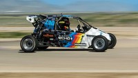 Sierra Echo EV memang berbeda dibandingkan mobil listrik pada umumnya. Kendaraan itu didesain dengan gaya off road yang sepintas menyerupai mainan Tamiya. Lihat saja bagian kaki-kakinya, kemudian roda, lekukan bodi dan sayapnya. Foto: Doc. Sierra Cars.
