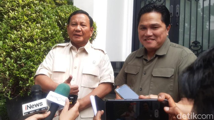 Menteri BUMN Erick Thohir bertemu Menteri Pertahanan Prabowo Subianto. Pertemuan ini dilakukan usai rabowo menentukan Gibran Rakabuming Raka sebagai calon wakil presiden (cawapres).