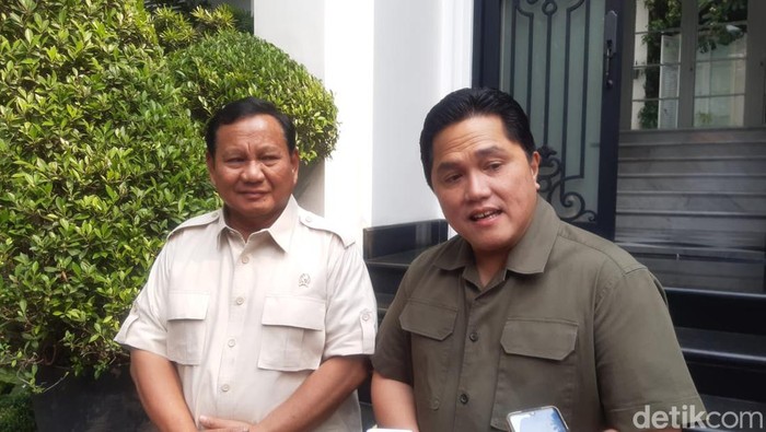 Menteri BUMN Erick Thohir bertemu Menteri Pertahanan Prabowo Subianto. Pertemuan ini dilakukan usai rabowo menentukan Gibran Rakabuming Raka sebagai calon wakil presiden (cawapres).