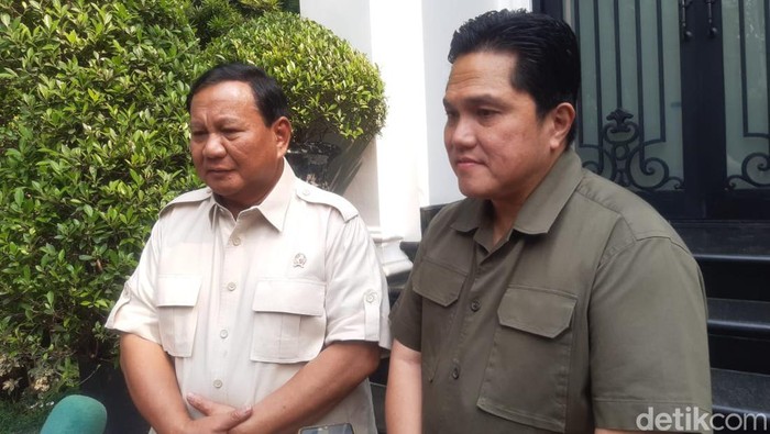 Menteri BUMN Erick Thohir bertemu Menteri Pertahanan Prabowo Subianto. Pertemuan ini dilakukan usai rabowo menentukan Gibran Rakabuming Raka sebagai calon wakil presiden (cawapres).