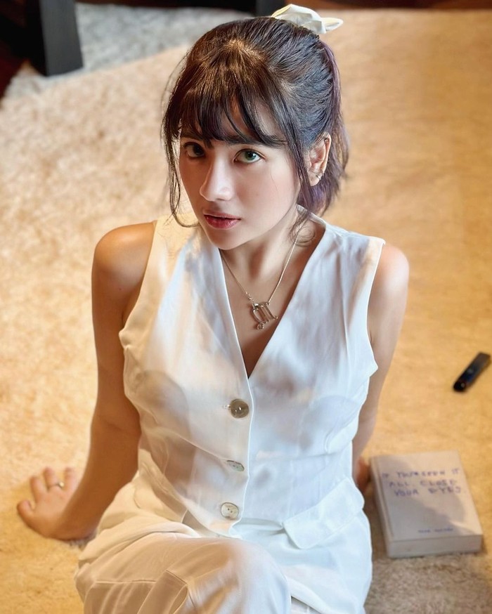 nadhira hill