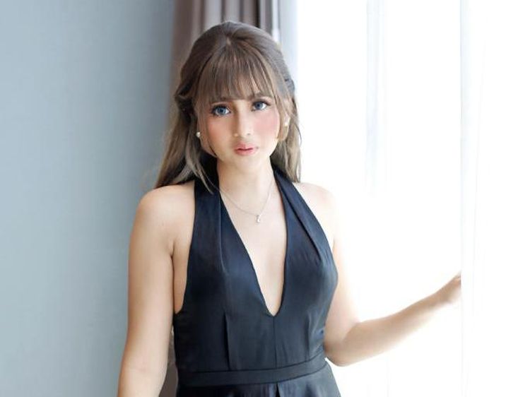 5 Pesona Nadhira Hill Si Bocil Abadi-Boneka Hidup