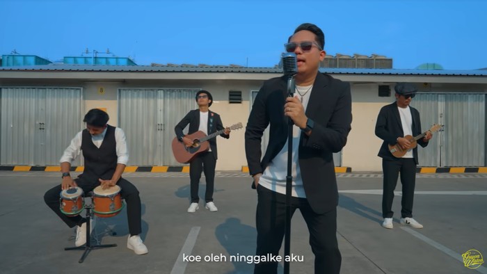Official Music Video Sak Dheg Sak Nyet-Guyon Waton feat Bravesboy