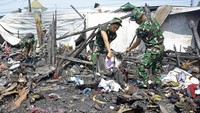Musibah ini juga menyebabkan puluhan rumah lainnya hangus terbakar. 