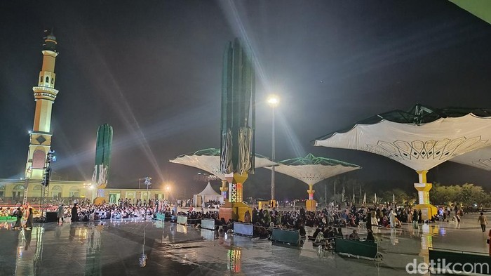 Payung elektrik tak terbuka. (Foto: Raja Adil Siregar/detikSumut).