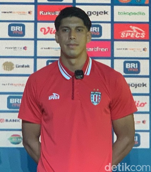 Pemain Belakang Bali United Elias Dolah, Minggu (29/10/2023). (Siti Muamalah)