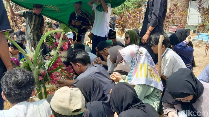 Pemakaman Korban Tawuran Pelajar, Gilang Ihsan Zikri.