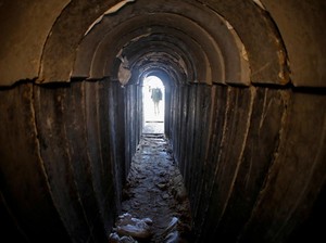 Israel Uji Coba Bom Spons untuk Blokir Terowongan Hamas