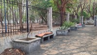 Selama masa penjajahan, tahanan diberi peraturan sadis dan kejam. Tak ayal, banyak tahanan meninggal di sana. Wisatawan yang berkunjung bisa merasakan aura mistis saat berada di penjara. (bonauli/detikcom)