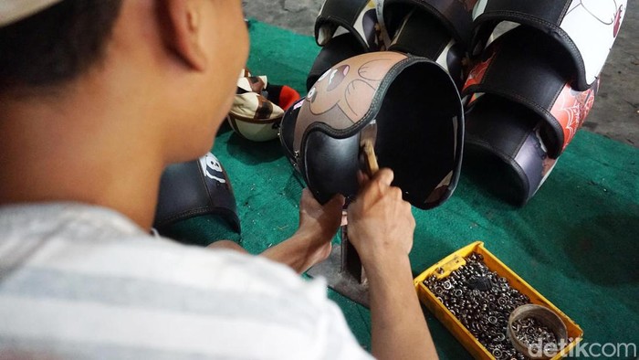 Perajin Helm Mojokerto Perajin Helm Mojokerto