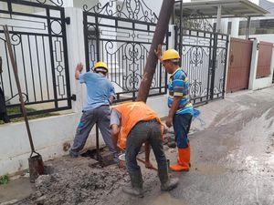 Begini Cara Mengajukan Pemindahan Tiang Listrik Beserta Biayanya