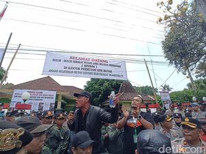 Ribuan Petani Geruduk Perhutani Blitar, Tuntut Pengelolaan Hutan