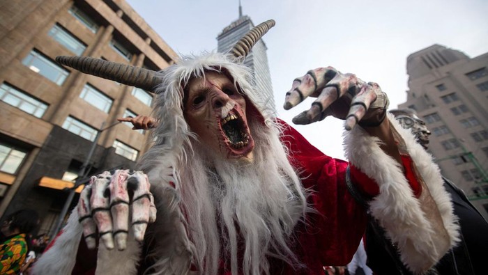 People attend the annual Zombie Walk in Mexico City, Mexico October 21, 2023. REUTERS/Quetzalli Nicte-Ha