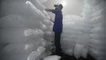 Produksi Es Batu Kristal Meningkat saat Kemarau