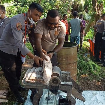 Ps Kasat Binmas Polres Jayapura Ipda Made Ambo